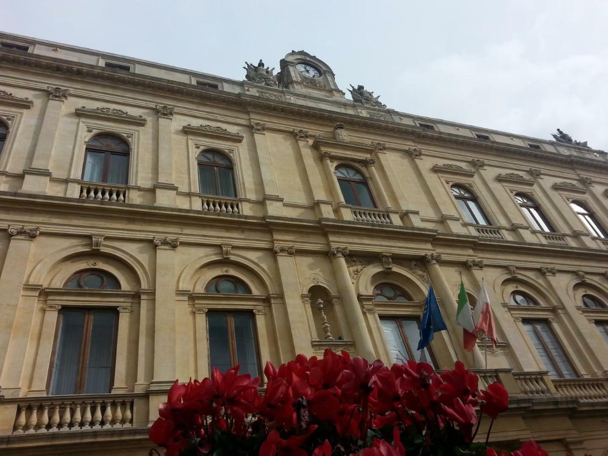 Liz House Daire Caltagirone Dış mekan fotoğraf